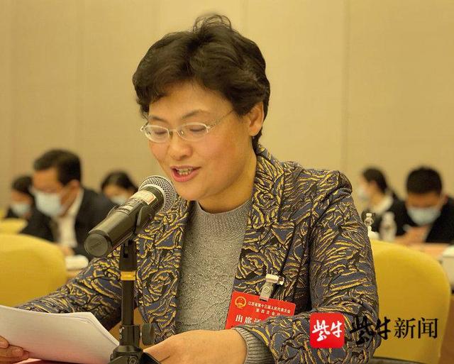 搶抓南通新機(jī)場(chǎng)建設(shè)的重大機(jī)遇，創(chuàng)建空港型自由貿(mào)易聯(lián)動(dòng)創(chuàng)新發(fā)展區(qū)，成為撬動(dòng)南通世界級(jí)家紡產(chǎn)業(yè)集群的新支點(diǎn)