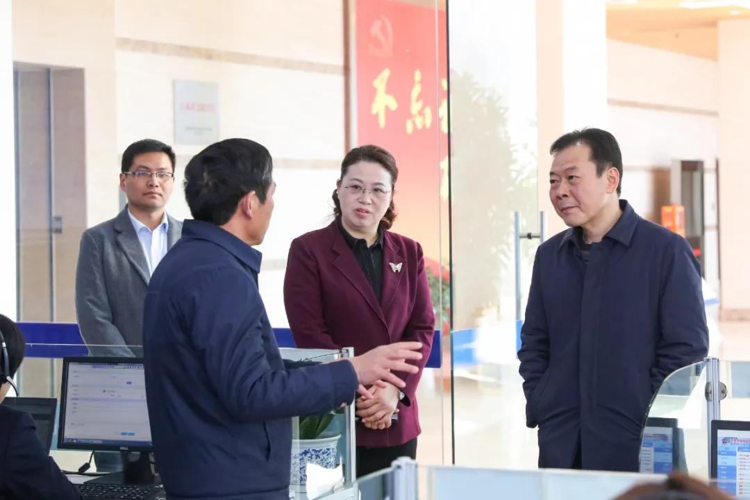 南通副市長(zhǎng)潘建華到市場(chǎng)監(jiān)管局調(diào)研，并對(duì)2021南通國(guó)際高端紡織產(chǎn)業(yè)博覽會(huì)做出指導(dǎo)意見(jiàn)