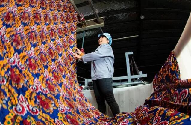 南通紡織企業(yè)全力沖刺“開門紅，趕制出口面料